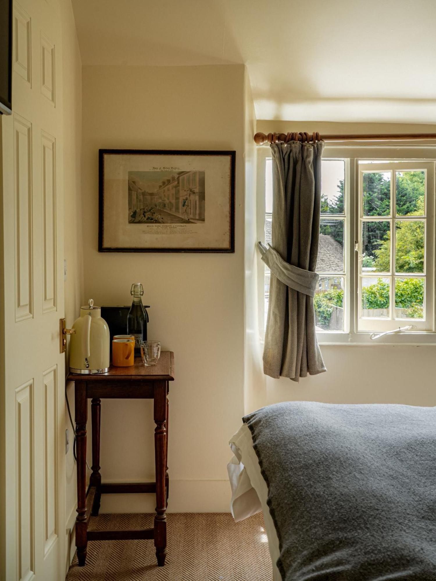The Bell Inn Lechlade Kamer foto