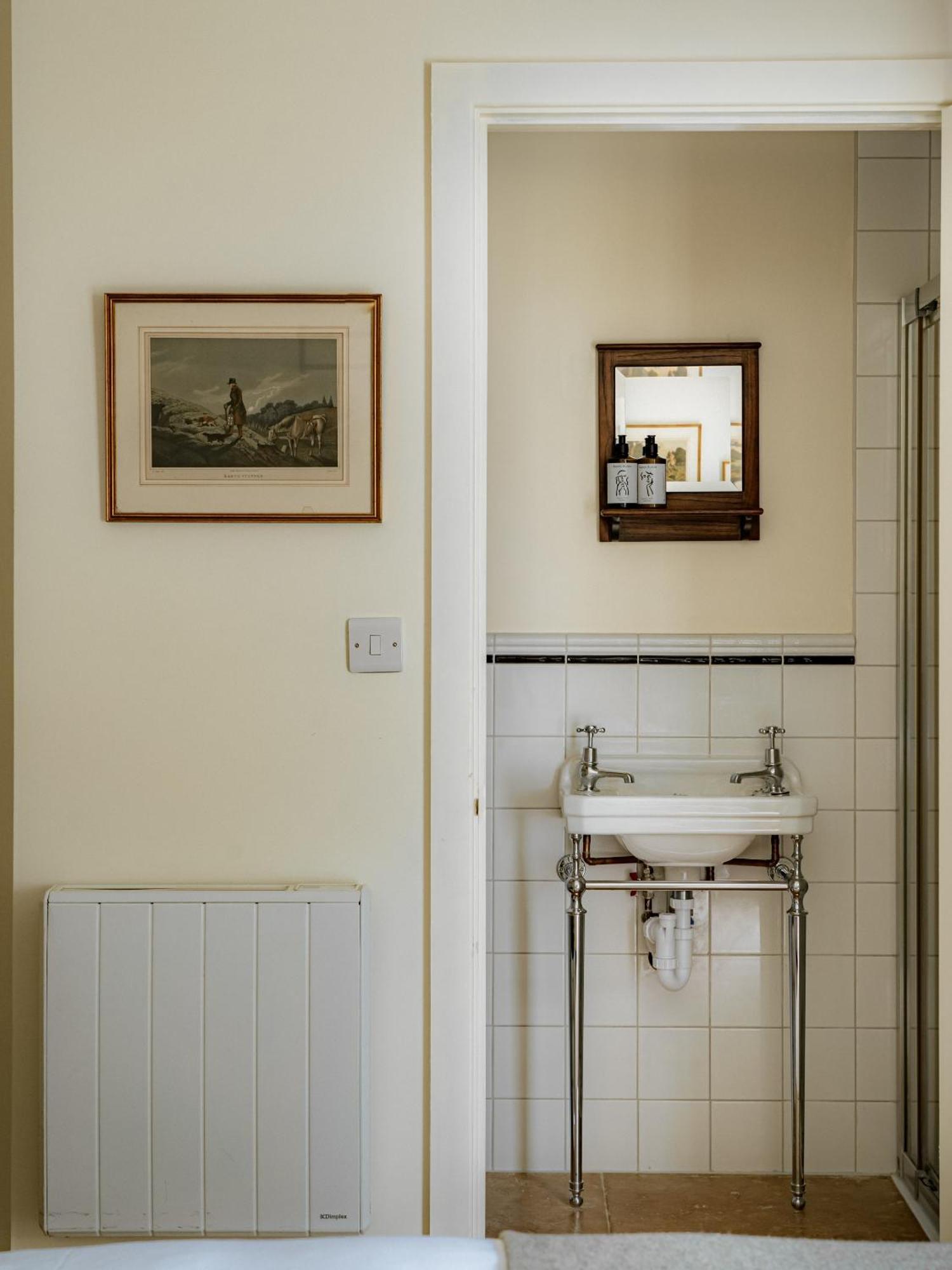 The Bell Inn Lechlade Buitenkant foto