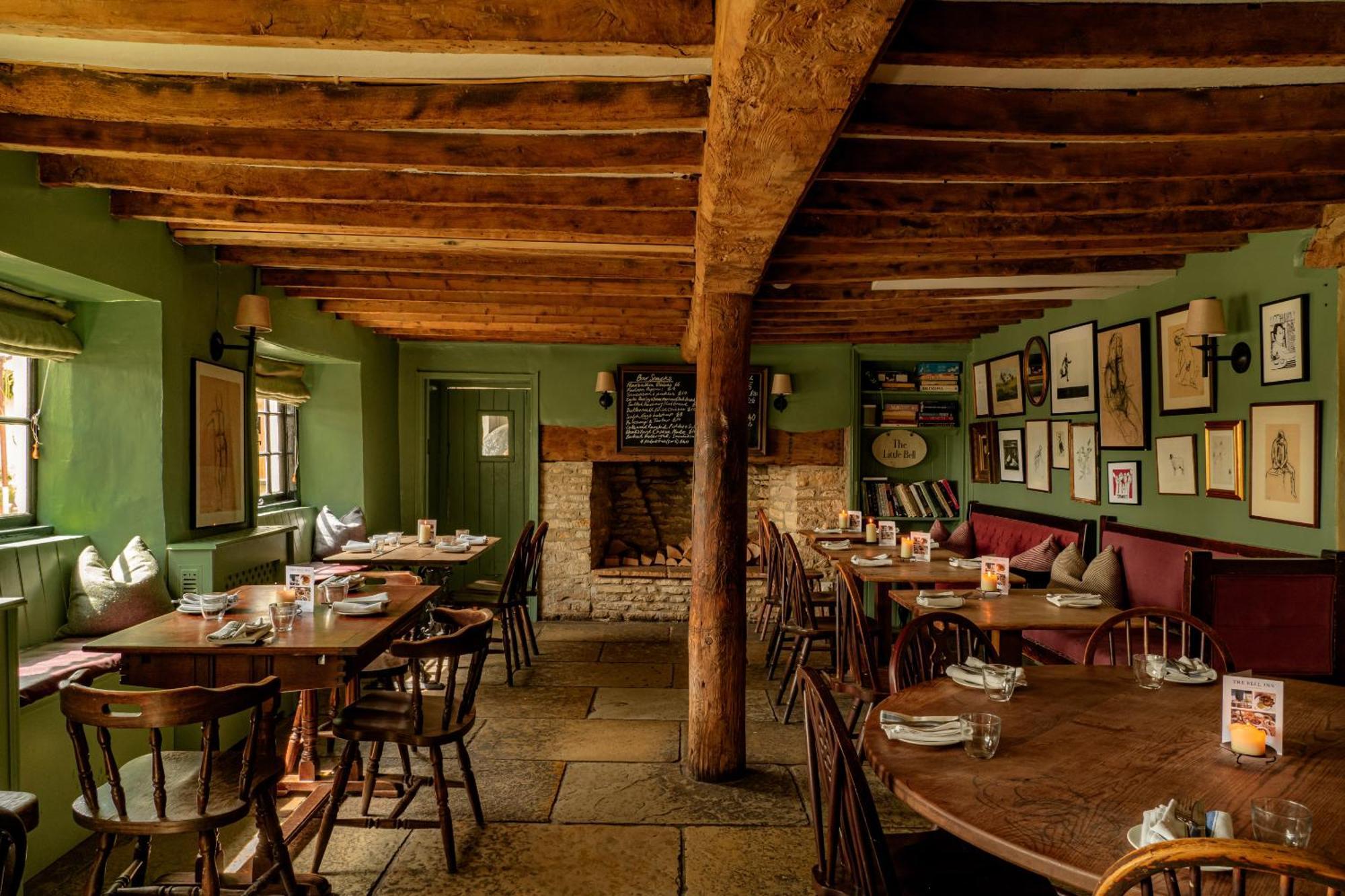 The Bell Inn Lechlade Buitenkant foto
